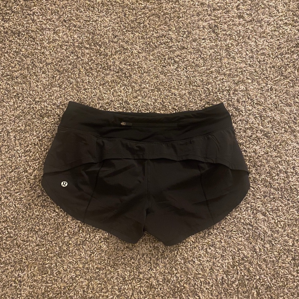 Lululemon size 6 Black 2.5 Speed ups